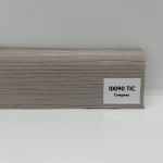 Плинтус Тис с кабель каналом 10090 сосна (ПВХ)